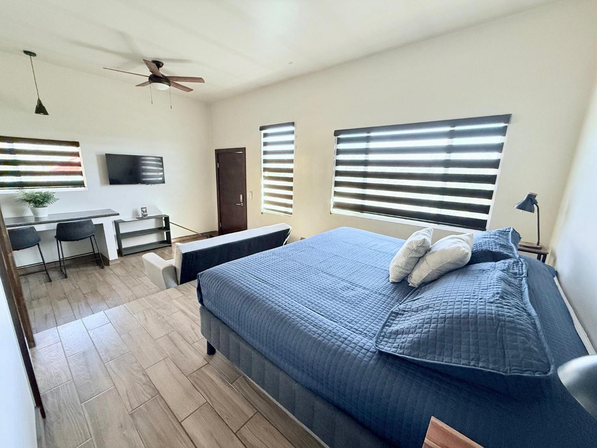 Cozy, Quiet & Pet Friendly Gated Patio Studio Ensenada Luaran gambar